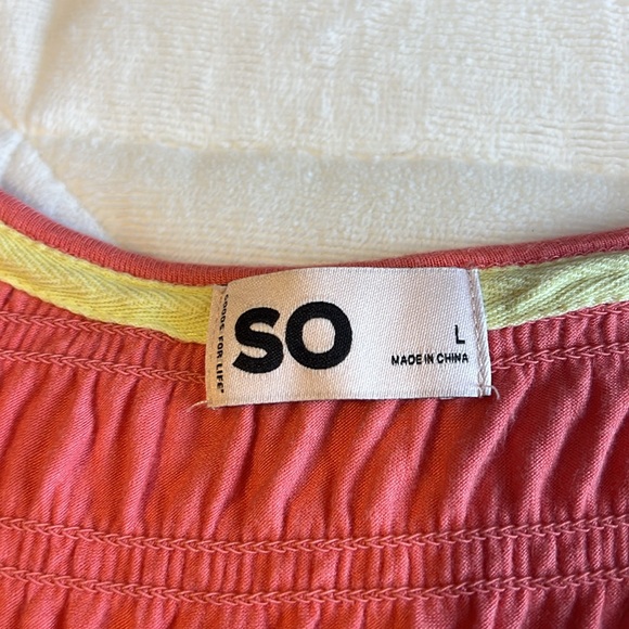 So lightweight short sleeve top - Picture 2 of 5